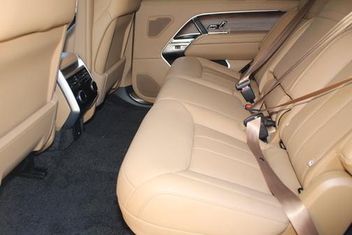 2025 Land Rover Range Rover SE