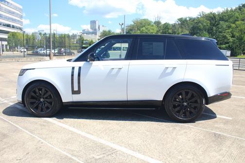 2023 Land Rover Range Rover SE