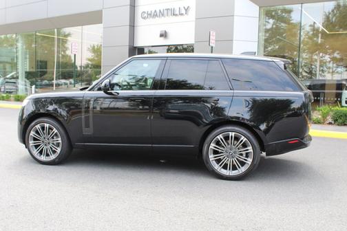 2025 Land Rover Range Rover SE