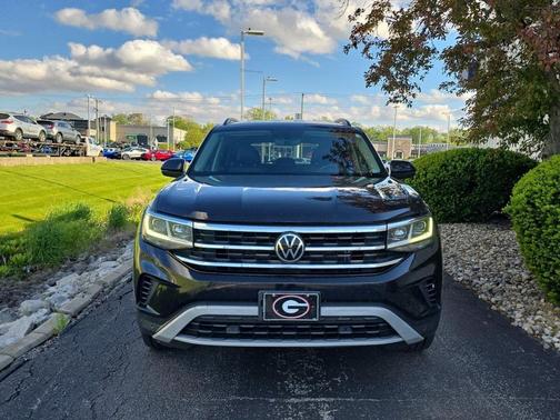 Deep Black Pearl 2021 Volkswagen Atlas 3.6L SE w/Technology