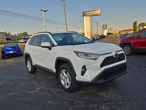 2021 Toyota RAV4 Hybrid XLE