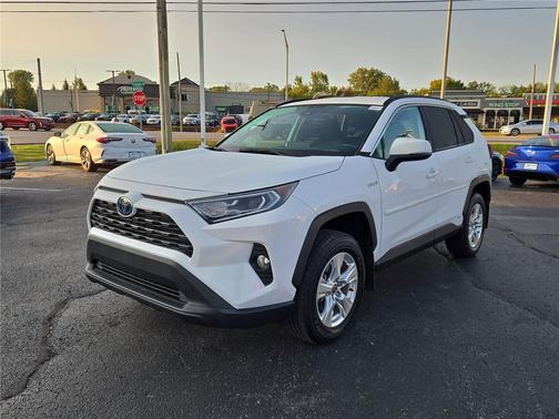 2021 Toyota RAV4 Hybrid XLE