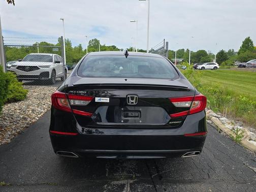 Crystal Black Pearl 2022 Honda Accord Sport 1.5T