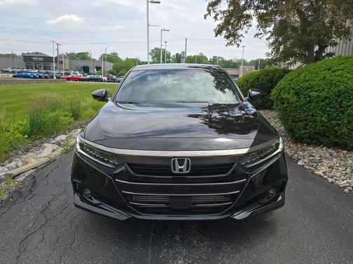 Crystal Black Pearl 2022 Honda Accord Sport 1.5T