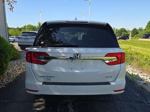 Platinum White Pearl 2020 Honda Odyssey Elite