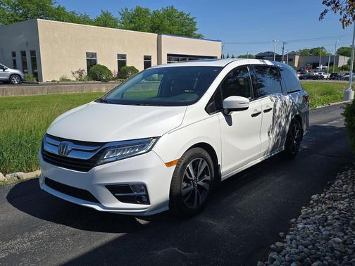Platinum White Pearl 2020 Honda Odyssey Elite