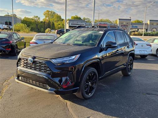 2022 Toyota RAV4 Hybrid SE