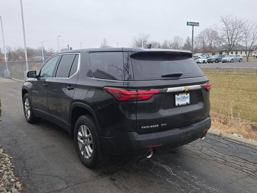 2023 Chevrolet Traverse LS