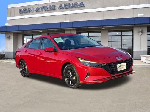 2022 Hyundai ELANTRA SEL
