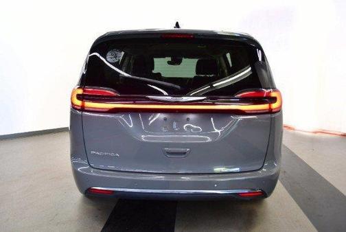 Ceramic Gray Clearcoat 2023 Chrysler Pacifica Touring L