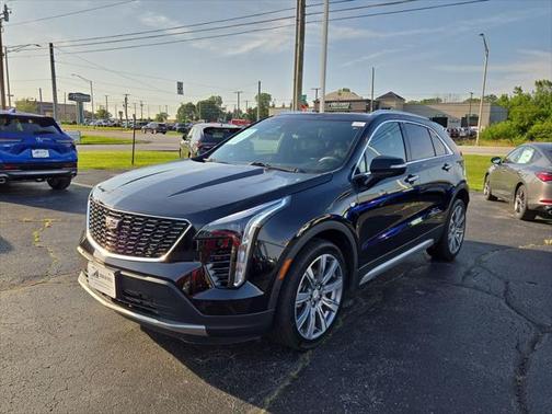2022 Cadillac XT4 Premium Luxury