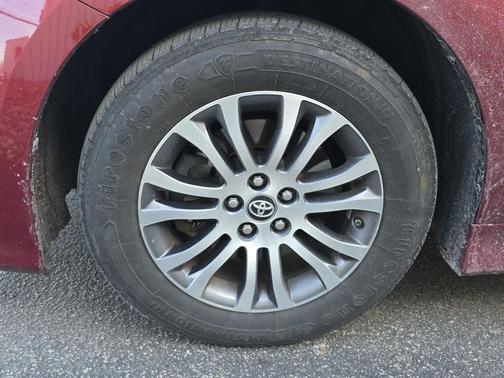 2019 Toyota Sienna XLE