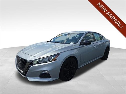 2022 Nissan Altima SR FWD