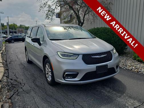 Silver Mist Clearcoat 2024 Chrysler Pacifica Touring L