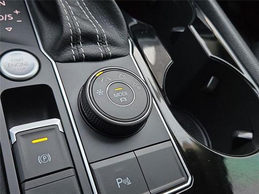 2023 Volkswagen Atlas 3.6L SE w/Technology