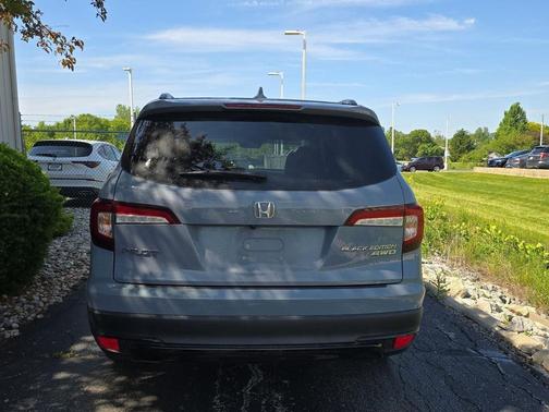 Sonic Gray Pearl 2022 Honda Pilot AWD Black Edition