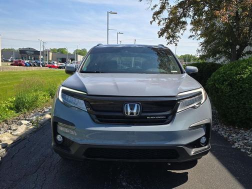 Sonic Gray Pearl 2022 Honda Pilot AWD Black Edition