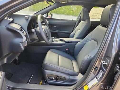 2025 Lexus UX 300h Premium