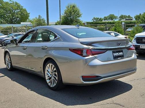 2019 Lexus ES 300h Luxury