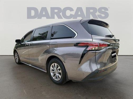 2021 Toyota Sienna XLE 8 Passenger