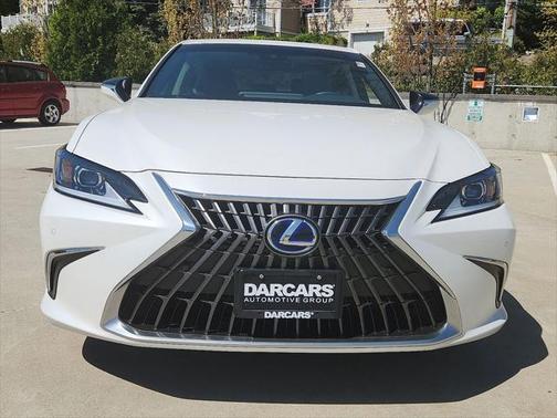 2022 Lexus ES 300h Luxury