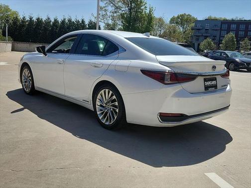 2022 Lexus ES 300h Luxury