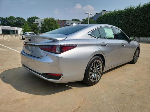 2025 Lexus ES 300h Luxury