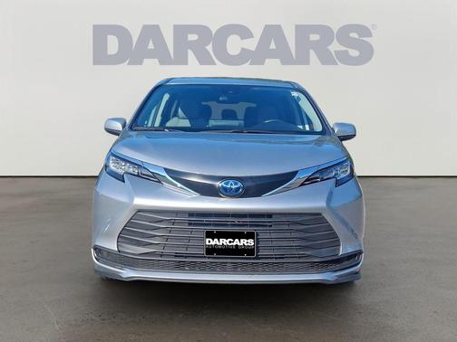 2022 Toyota Sienna LE