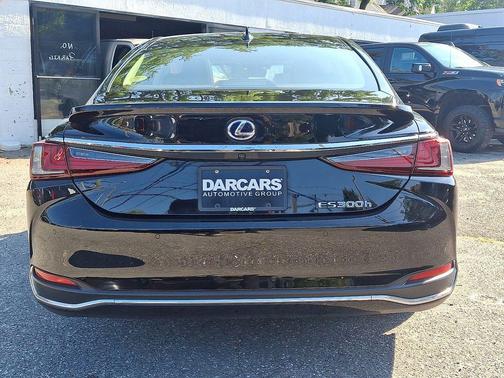 2019 Lexus ES 300h Premium