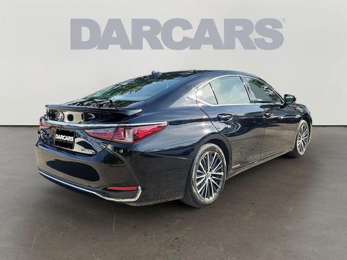 2022 Lexus ES 300h Premium