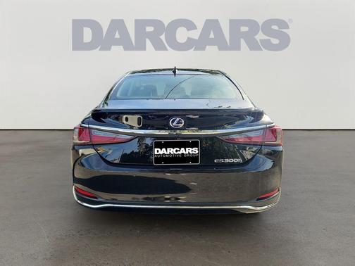 2022 Lexus ES 300h Premium