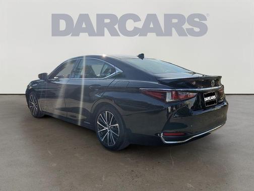 2022 Lexus ES 300h Premium
