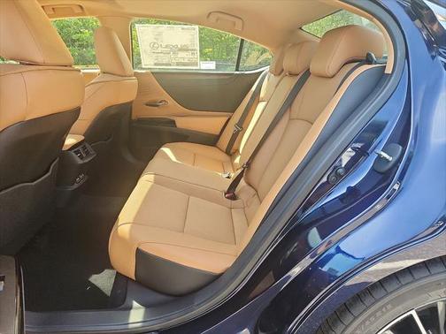 2025 Lexus ES 350 Base