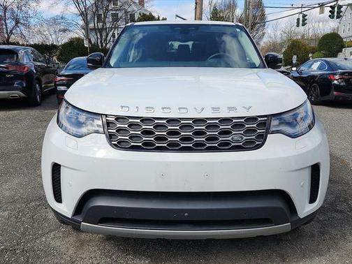 2024 Land Rover Discovery P300 S