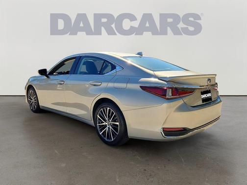2025 Lexus ES 300h Premium