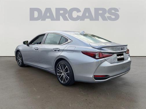 2022 Lexus ES 300h Premium