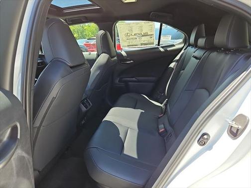2025 Lexus UX 300h Premium