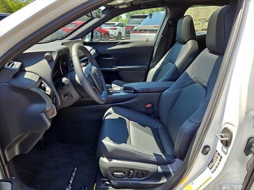 2025 Lexus UX 300h Premium