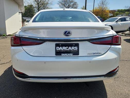 2021 Lexus ES 300h Premium