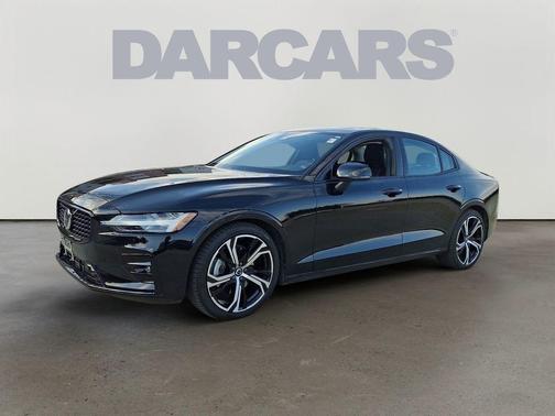 2024 Volvo S60 B5 Core Dark Theme