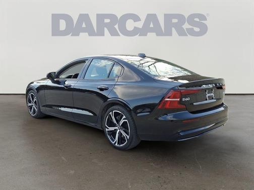 2024 Volvo S60 B5 Core Dark Theme