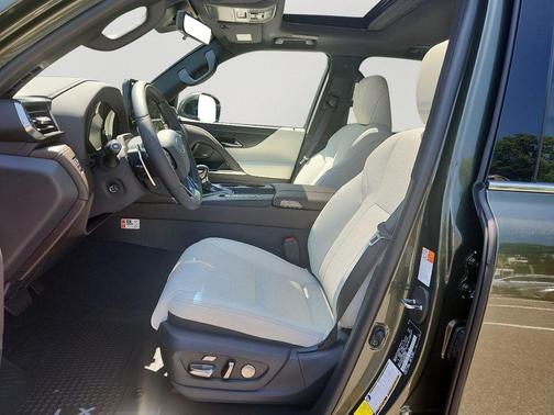 2025 Lexus LX 600 Luxury