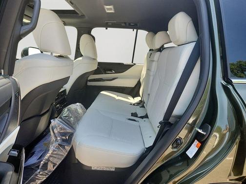 2025 Lexus LX 600 Luxury