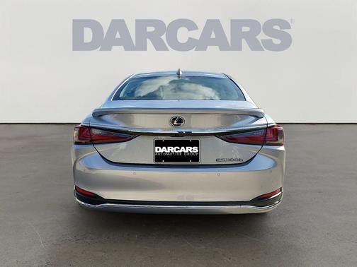 2025 Lexus ES 300h Premium