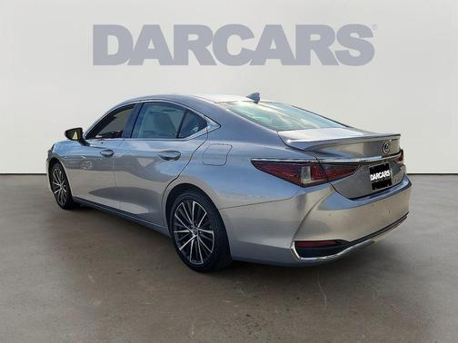 2025 Lexus ES 300h Premium