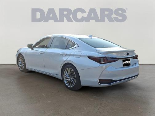 2022 Lexus ES 300h Luxury