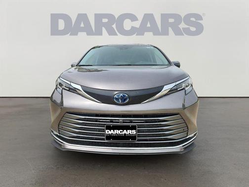 2021 Toyota Sienna XLE 8 Passenger