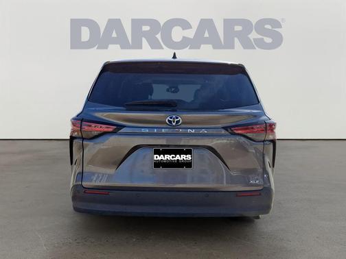 2021 Toyota Sienna XLE 8 Passenger