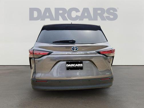 2021 Toyota Sienna XLE 8 Passenger