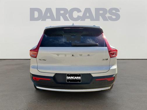 2023 Volvo XC40 B5 Plus Bright Theme